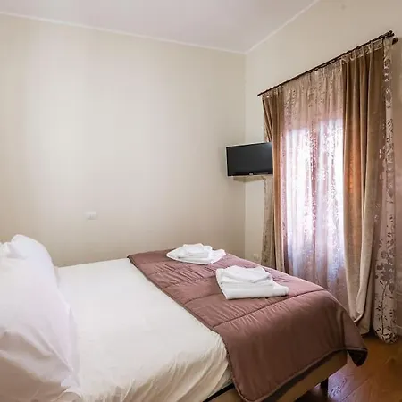 Palazzo Artisti 270mq Penthouse 4 Bedr Jacuzzi Apartment