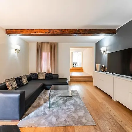 Palazzo Artisti 270mq Penthouse 4 Bedr Jacuzzi * Modena
