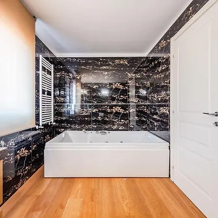 Palazzo Artisti 270mq Penthouse 4 Bedr Jacuzzi Modena