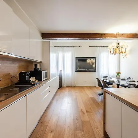 Apartment Palazzo Artisti 270mq Penthouse 4 Bedr Jacuzzi *