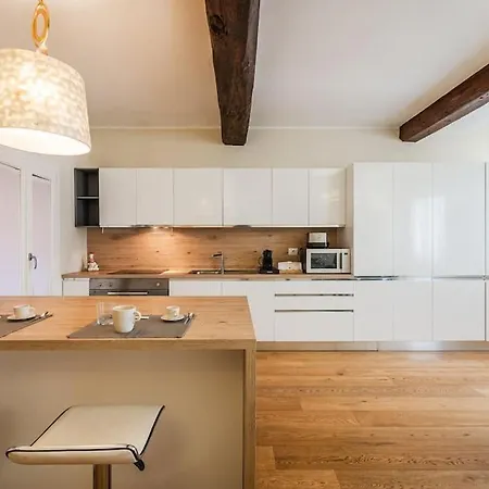 Apartment Palazzo Artisti 270mq Penthouse 4 Bedr Jacuzzi Modena