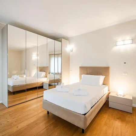 Palazzo Artisti 270mq Penthouse 4 Bedr Jacuzzi