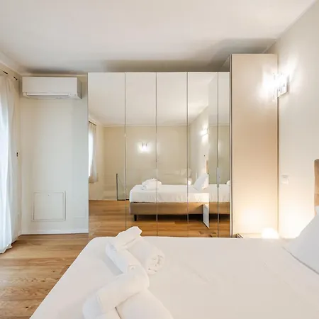 Apartment Palazzo Artisti 270mq Penthouse 4 Bedr Jacuzzi