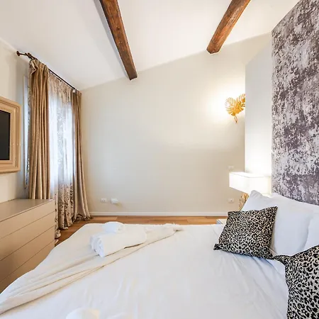Palazzo Artisti 270mq Penthouse 4 Bedr Jacuzzi Modena