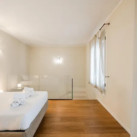 Palazzo Artisti 270mq Penthouse 4 Bedr Jacuzzi Apartment *