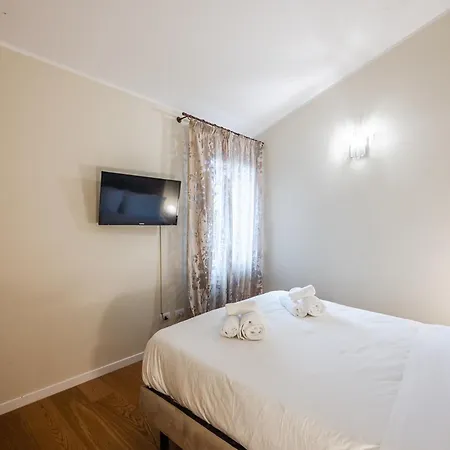 Apartment Palazzo Artisti 270mq Penthouse 4 Bedr Jacuzzi *