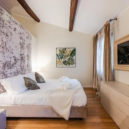 Palazzo Artisti 270mq Penthouse 4 Bedr Jacuzzi