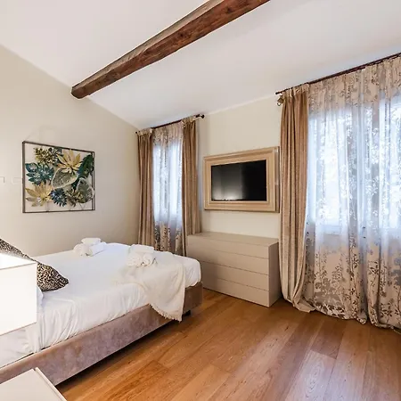 Palazzo Artisti 270mq Penthouse 4 Bedr Jacuzzi Modena
